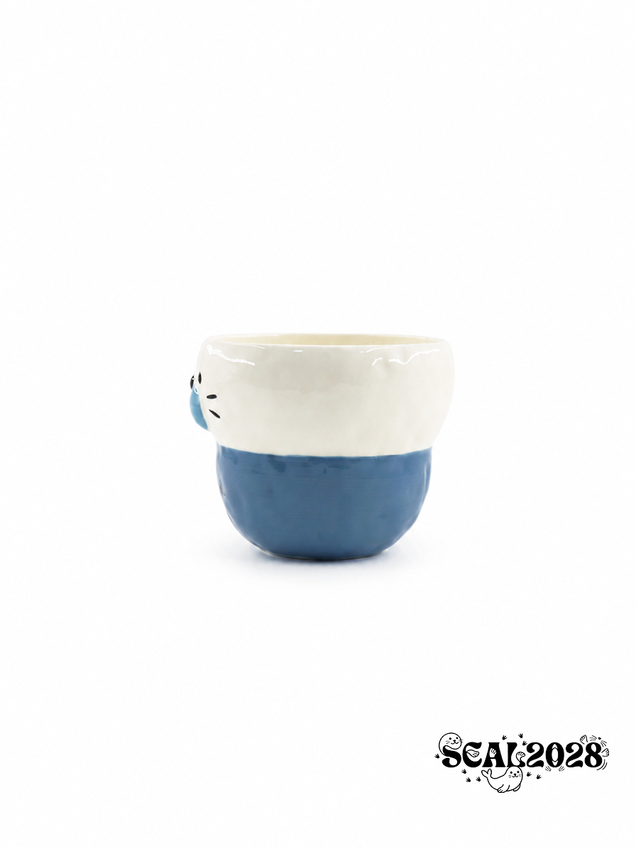 Seal Handheld Cup