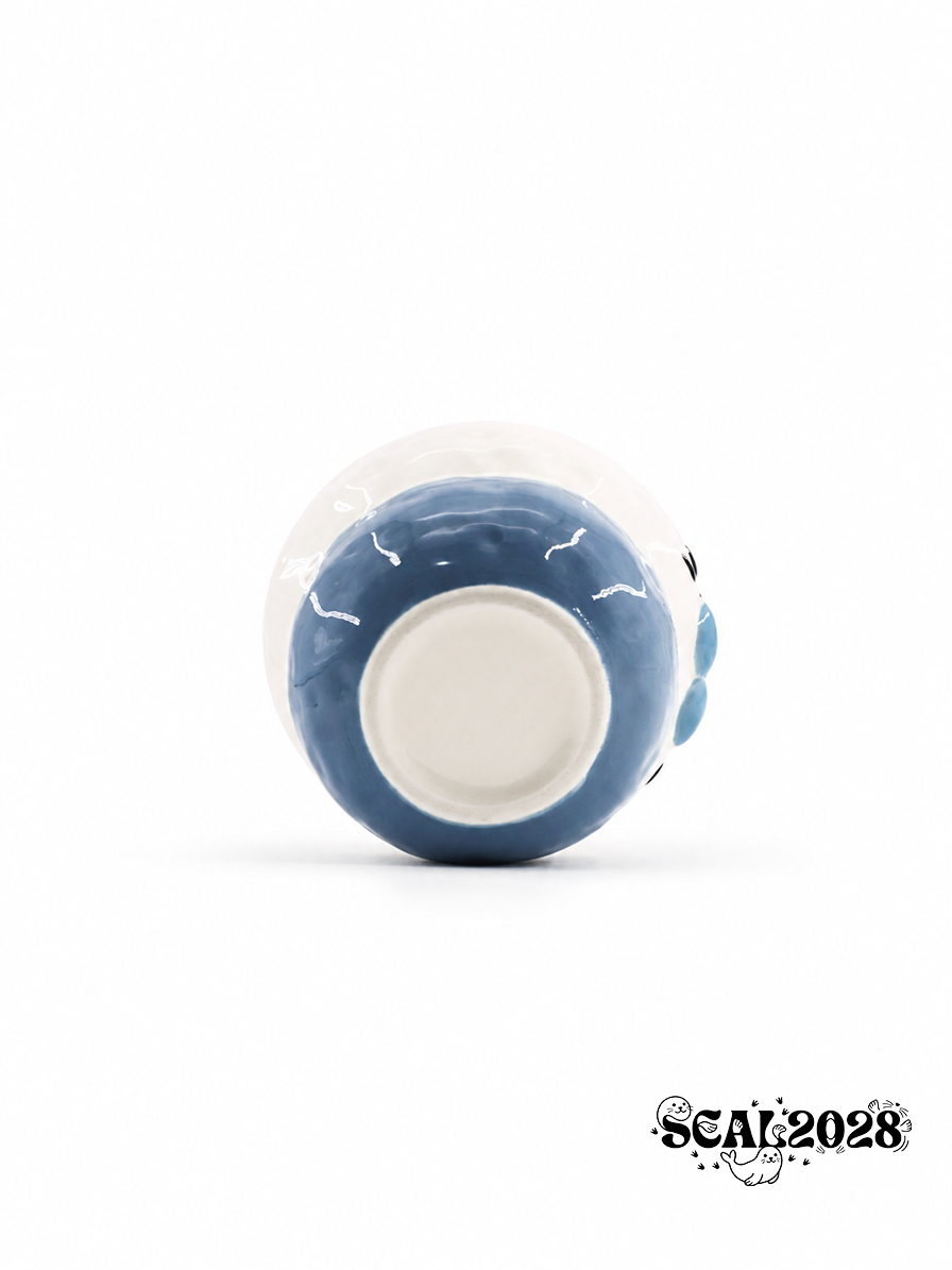 Seal Handheld Cup
